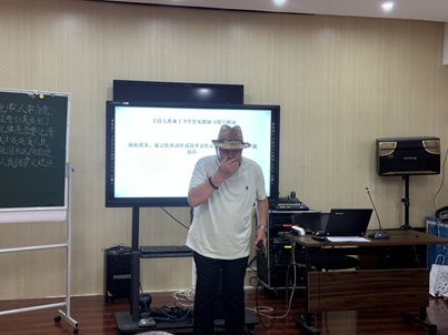 西上园社区“宋叔工作坊”双赋能:安全筑底,健康护航,志愿力量更强劲 西上园社区“宋叔工作坊”双赋能:安全筑底,健康护航,志愿力量更强劲