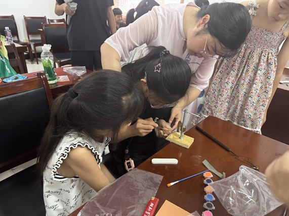 梅园社区|“本土非遗核雕之科普及体验”活动 梅园社区|“本土非遗核雕之科普及体验”活动
