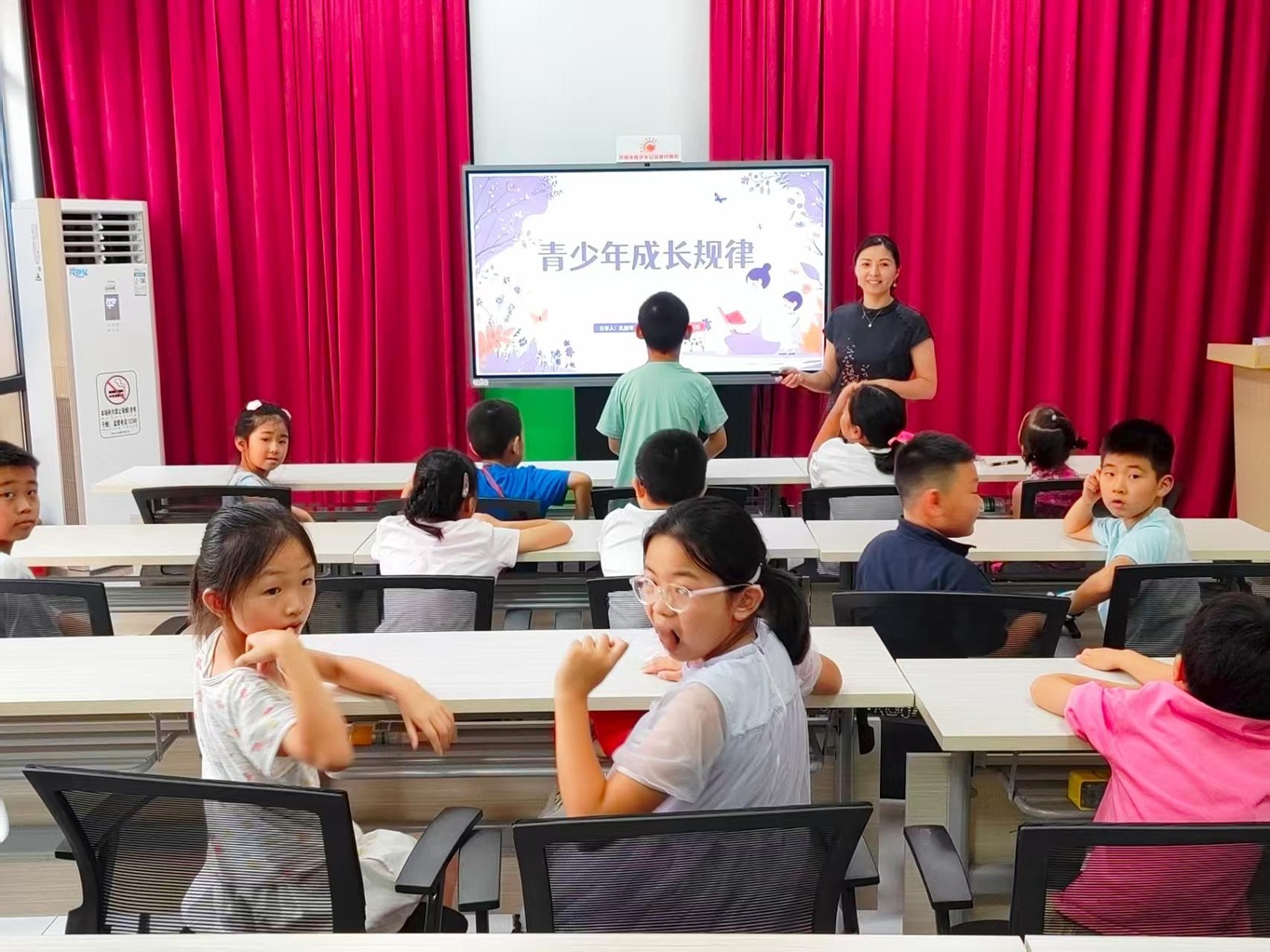 欧典社区 | “解码成长奥秘,智造星际梦想”---家庭教育及科技手工制作活动 欧典社区 | “解码成长奥秘,智造星际梦想”---家庭教育及科技手工制作活动