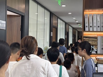 法制小卫士上线!东里社区亲子探案营,让法治种子在童心扎根 法制小卫士上线!东里社区亲子探案营,让法治种子在童心扎根