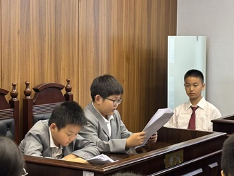 法制小卫士上线!东里社区亲子探案营,让法治种子在童心扎根 法制小卫士上线!东里社区亲子探案营,让法治种子在童心扎根