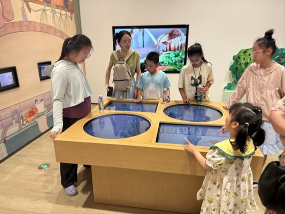 梅园社区|“智造未来·乳业探秘”——明治全自动化生产线科技体验营 梅园社区|“智造未来·乳业探秘”——明治全自动化生产线科技体验营