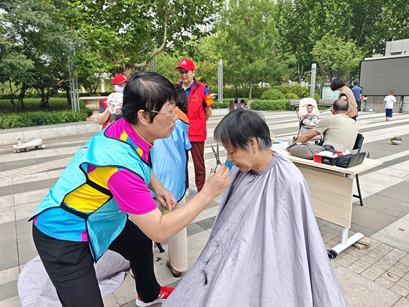 便民服务进社区! 京贸北区这场行动让幸福“触手可及” 便民服务进社区! 京贸北区这场行动让幸福“触手可及”