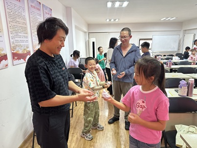 智育润心,共绘亲子成长璀璨图景——东里社区家长学校家庭教育实践活动圆满落幕 智育润心,共绘亲子成长璀璨图景——东里社区家长学校家庭教育实践活动圆满落幕