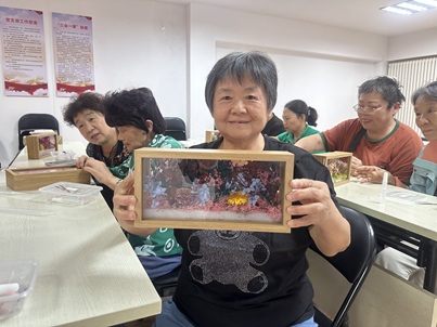 最美里邻|双节传情暖邻里 志愿同心筑家园 —— 东里社区楼门探访队共建活动温情落幕 最美里邻|双节传情暖邻里 志愿同心筑家园 —— 东里社区楼门探访队共建活动温情落幕