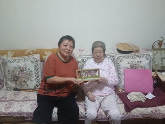 最美里邻|双节传情暖邻里 志愿同心筑家园 —— 东里社区楼门探访队共建活动温情落幕 最美里邻|双节传情暖邻里 志愿同心筑家园 —— 东里社区楼门探访队共建活动温情落幕