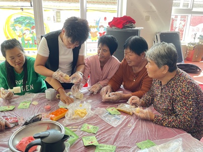 【大孟庄镇杨店村】手工月饼承文化 暖心慰问传温情 中秋活动点亮乡村志愿情
