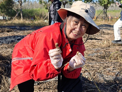 拾趣秋日农场 情暖志愿同行—— 京贸北区社区志愿者农场赋能活动圆满举行 拾趣秋日农场 情暖志愿同行—— 京贸北区社区志愿者农场赋能活动圆满举行