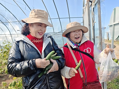 拾趣秋日农场 情暖志愿同行—— 京贸北区社区志愿者农场赋能活动圆满举行 拾趣秋日农场 情暖志愿同行—— 京贸北区社区志愿者农场赋能活动圆满举行