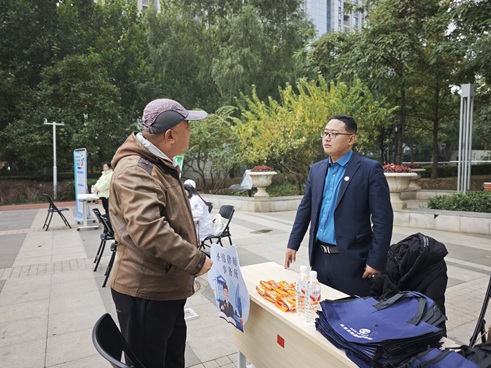 邻里益起行，安全健康伴 —— 京贸北区社区便民公益市集温暖开市