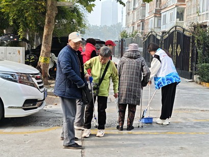 扮靓家园齐行动!新华街道开展“美化,让环境更美丽”活动 扮靓家园齐行动!新华街道开展“美化,让环境更美丽”活动