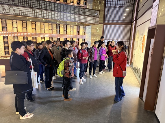 梅园社区|“梅”好同行·志愿心连心——梅园社区2025志愿者团建活动 梅园社区|“梅”好同行·志愿心连心——梅园社区2025志愿者团建活动