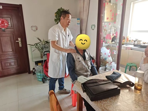 “优‘蔡’志愿之星”第四期:董建鸣——银针护健康 初心暖社区 “优‘蔡’志愿之星”第四期:董建鸣——银针护健康 初心暖社区