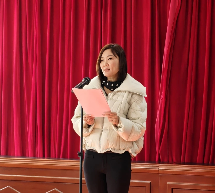 四叶融汇暖中仓 同心共治启新程——中仓社区“仓邻+”总结表彰会温情落幕 四叶融汇暖中仓 同心共治启新程——中仓社区“仓邻+”总结表彰会温情落幕