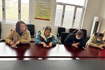 【南蔡村镇四助服务】“巧手聚乐·温情相伴”老年手工兴趣小组圆满结课:巧艺连心,手作传递岁月温情 【南蔡村镇四助服务】“巧手聚乐·温情相伴”老年手工兴趣小组圆满结课:巧艺连心,手作传递岁月温情