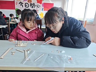 冲山村|举起创意,承载知识--起重机模型制作 冲山村|举起创意,承载知识--起重机模型制作