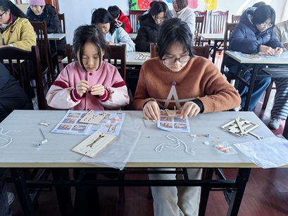 冲山村|举起创意,承载知识--起重机模型制作 冲山村|举起创意,承载知识--起重机模型制作