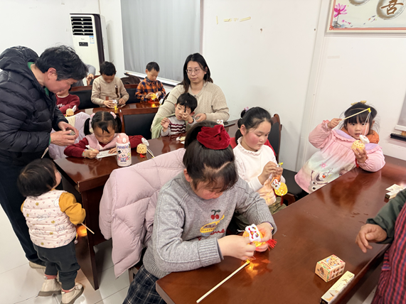 梅园社区|“暖暖元宵味 巧手乐翻天”活动 梅园社区|“暖暖元宵味 巧手乐翻天”活动