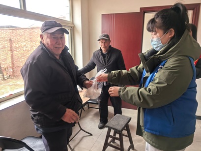 【南蔡村镇四助服务】九百户村:“巧手包汤圆·邻里共团圆”元宵节主题活动 【南蔡村镇四助服务】九百户村:“巧手包汤圆·邻里共团圆”元宵节主题活动