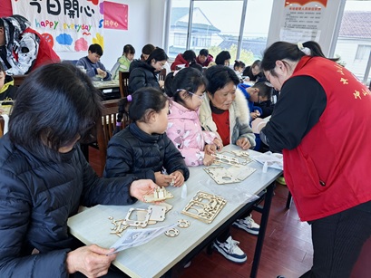 冲山村|投影小电视,探索新科学-科普宣传 冲山村|投影小电视,探索新科学-科普宣传