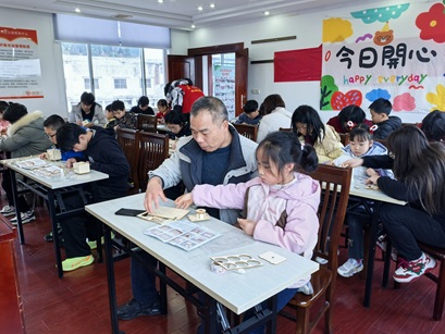 冲山村|投影小电视,探索新科学-科普宣传 冲山村|投影小电视,探索新科学-科普宣传