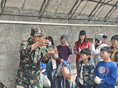 走进田间探职业!潞城这场实践课,让娃在劳动中读懂家乡、点亮梦想! 走进田间探职业!潞城这场实践课,让娃在劳动中读懂家乡、点亮梦想!