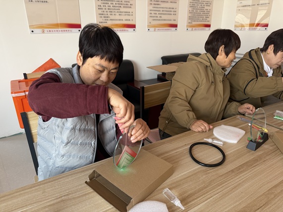 【大孟庄镇四助服务】“携手同行·心暖相伴”残疾人互助小组第三节:情绪树洞诉心声 巧手解压暖人心 【大孟庄镇四助服务】“携手同行·心暖相伴”残疾人互助小组第三节:情绪树洞诉心声 巧手解压暖人心