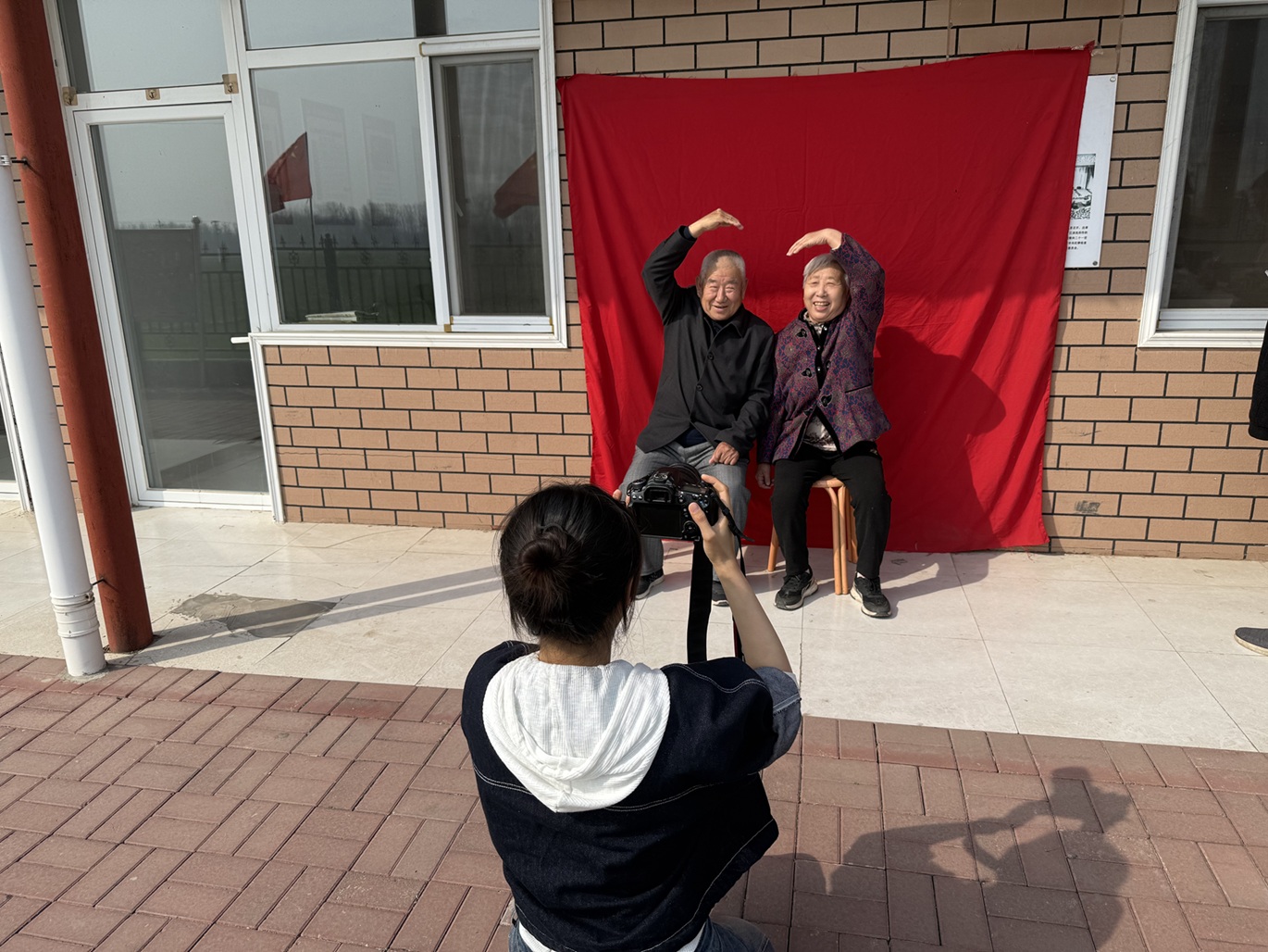 【南蔡村镇四助服务】“乡韵留影·定格幸福”刘羊坊村暖心留影活动 【南蔡村镇四助服务】“乡韵留影·定格幸福”刘羊坊村暖心留影活动