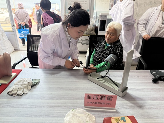 【大孟庄镇四助服务】“劳动颂歌·绿色守护”大押虎寨村公益市集暨世界地球日主题活动温暖举办 【大孟庄镇四助服务】“劳动颂歌·绿色守护”大押虎寨村公益市集暨世界地球日主题活动温暖举办