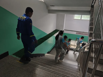 【童伴小屋】“防震减灾·守护生命”——“我是防灾小卫士”安全主题活动 【童伴小屋】“防震减灾·守护生命”——“我是防灾小卫士”安全主题活动