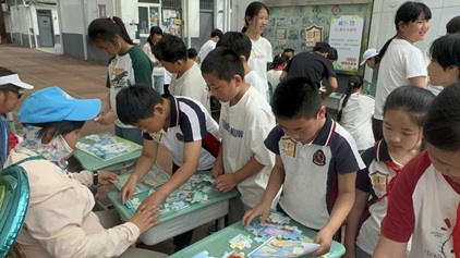 童伴小屋 | 健康嘉年华走进嘉英小学，趣味闯关护航流动儿童健康成长
