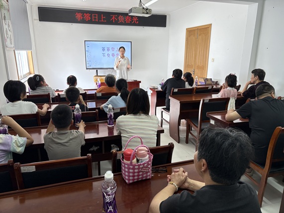 梅园社区|“筝筝日上 不负春光”活动 梅园社区|“筝筝日上 不负春光”活动