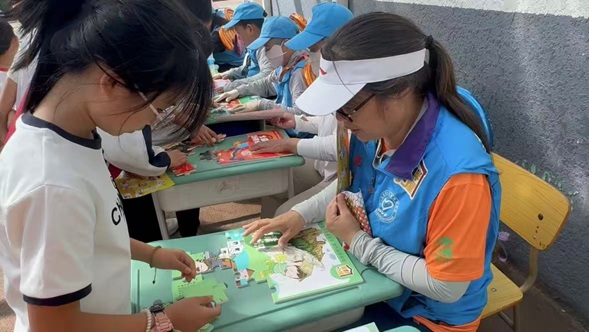 多方联动共筑儿童友好新图景! 这场嘉年华让332名孩子变身“安全小卫士” 多方联动共筑儿童友好新图景! 这场嘉年华让332名孩子变身“安全小卫士”