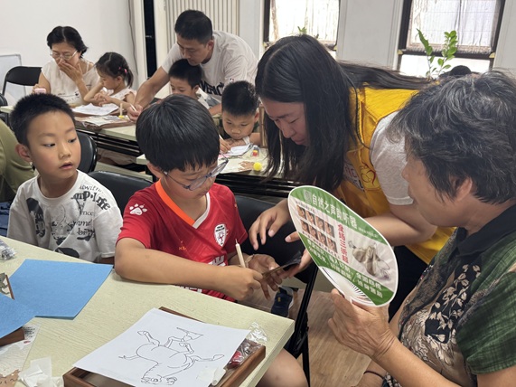 指尖摹青铜, 童心传非遗—— 东里社区儿童之家非遗小传人手工活动 指尖摹青铜, 童心传非遗—— 东里社区儿童之家非遗小传人手工活动