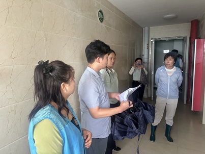 小楼道撬动大治理——潞城镇召里家园服务站以楼门评比激活基层共治新动能 小楼道撬动大治理——潞城镇召里家园服务站以楼门评比激活基层共治新动能