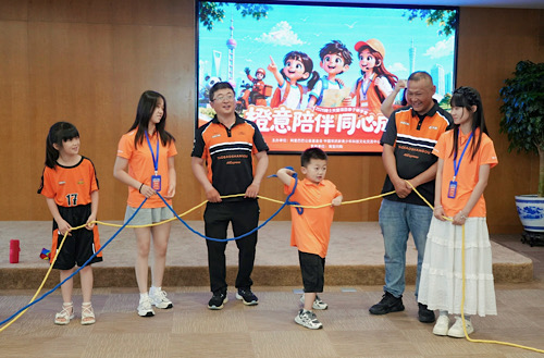 “爸爸守护我们,也守护着城市”,淘宝闪购“橙意计划”亲子研学营在北京开营 “爸爸守护我们,也守护着城市”,淘宝闪购“橙意计划”亲子研学营在北京开营